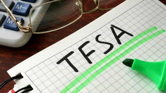 TFSA Investing: 1 Top Dividend Stock for Retired Couples