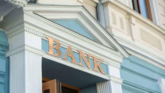 2 Banking Stocks to Consider as the Sector Slumps